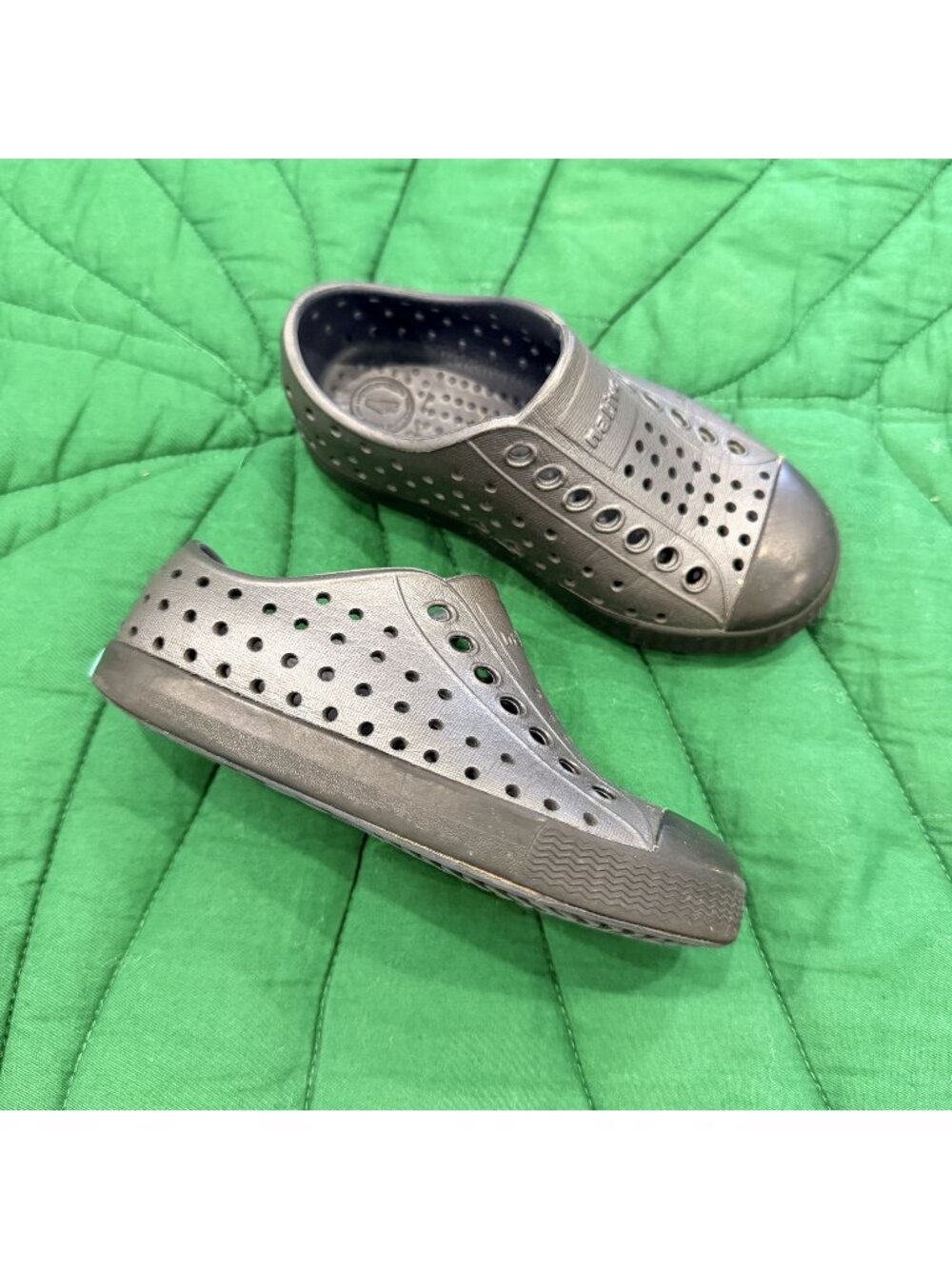 Native Jefferson Toddler 8 Black Gray Metallic Slip On Water Shoes